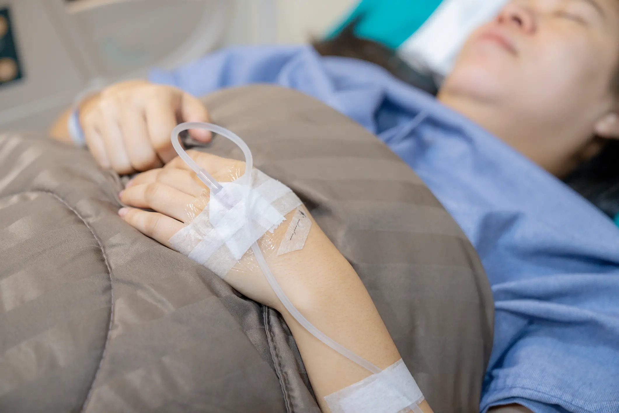 A doctor has explained what happens to your muscles when you're lying still in a coma (Getty Stock)