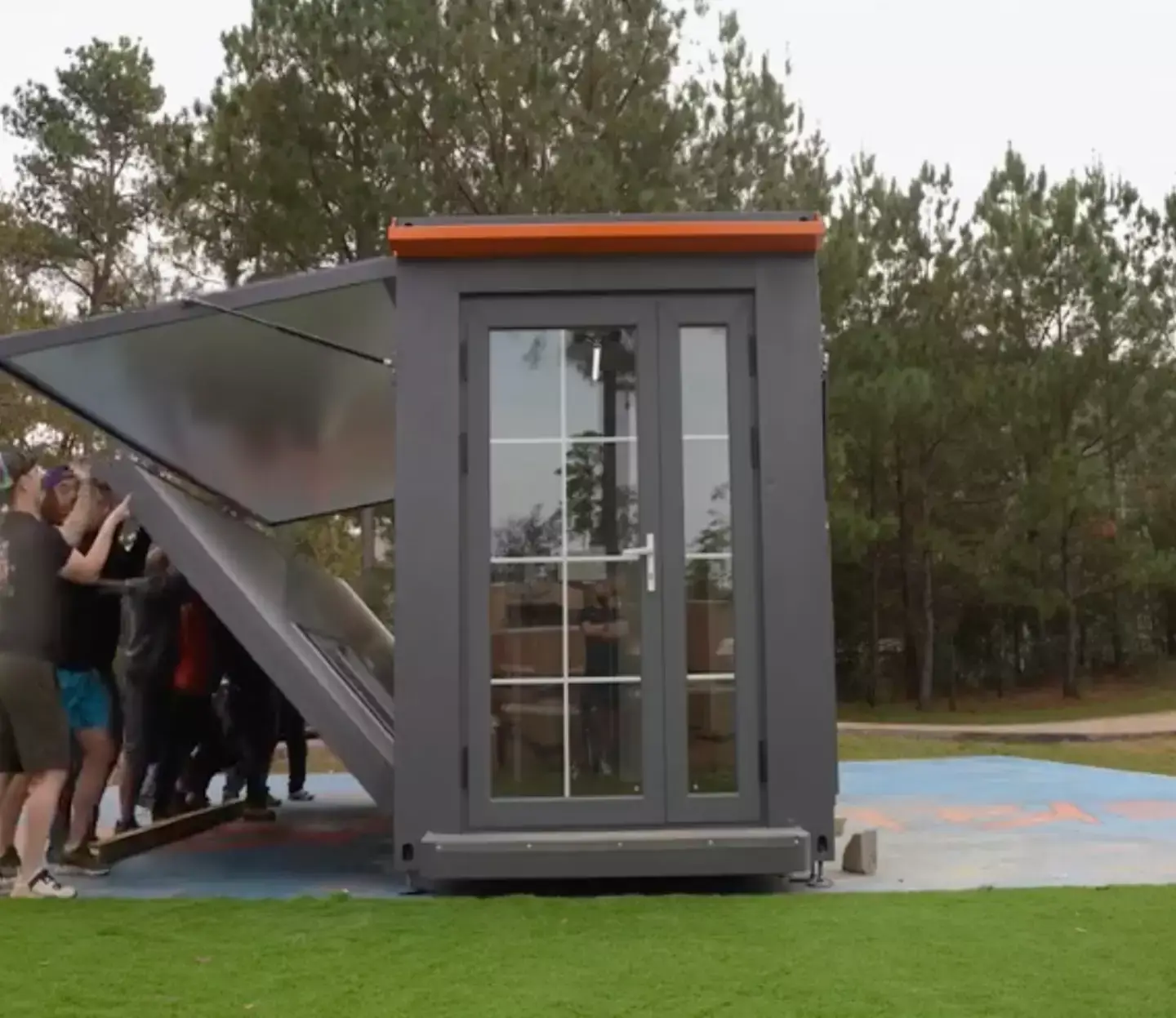 This tiny home costs less than the average American salary (TikTok/@unspeakable_fanytb)