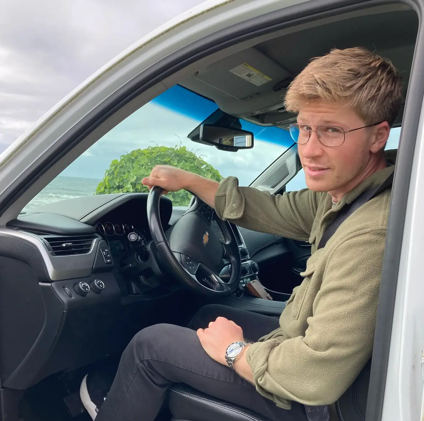 Robert Irwin made quite the blunder when eating out recently (Instagram/@robertirwinphotography)