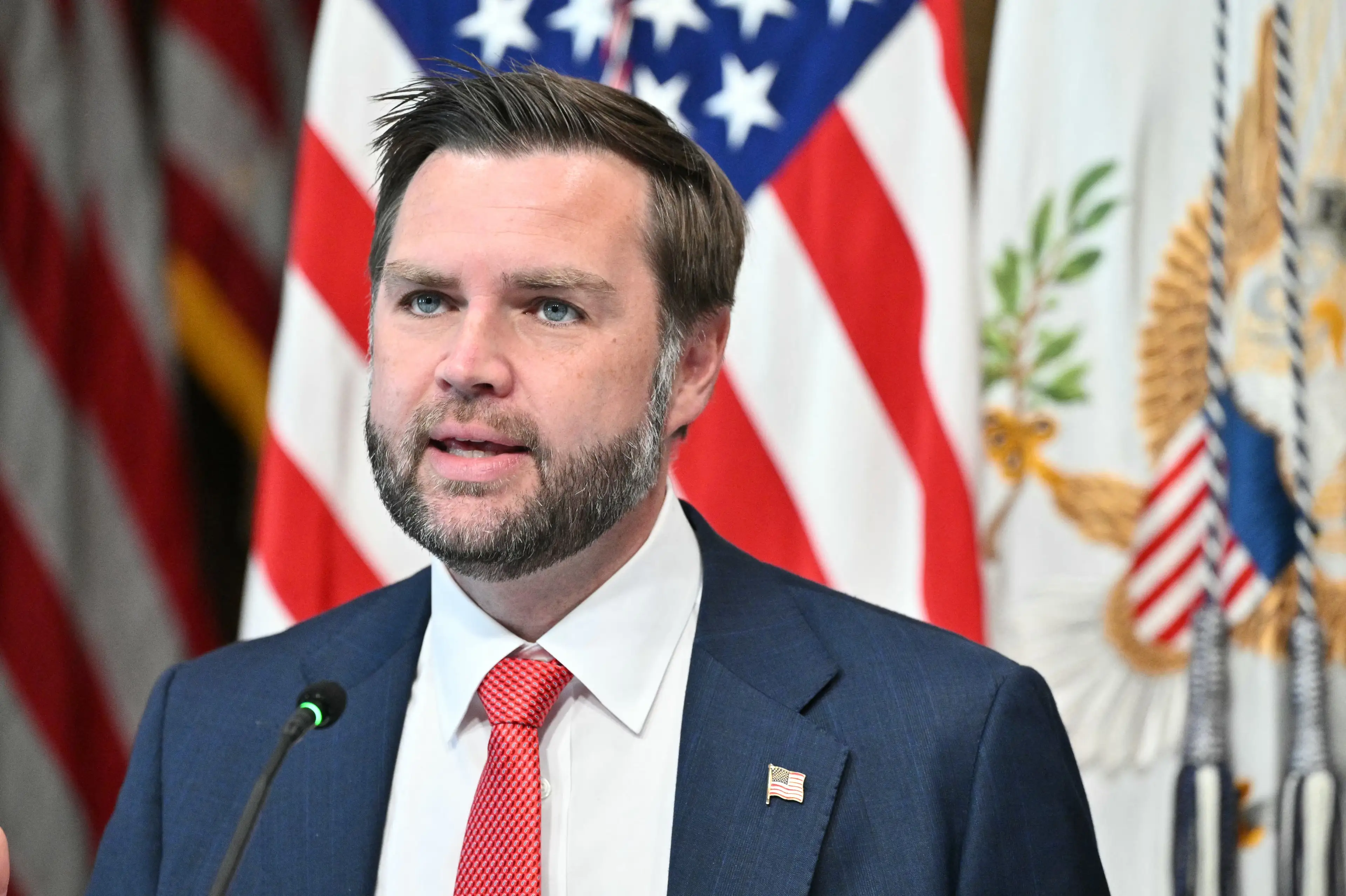 JD Vance was also with Trump (Mandel NGAN / AFP via Getty Images)