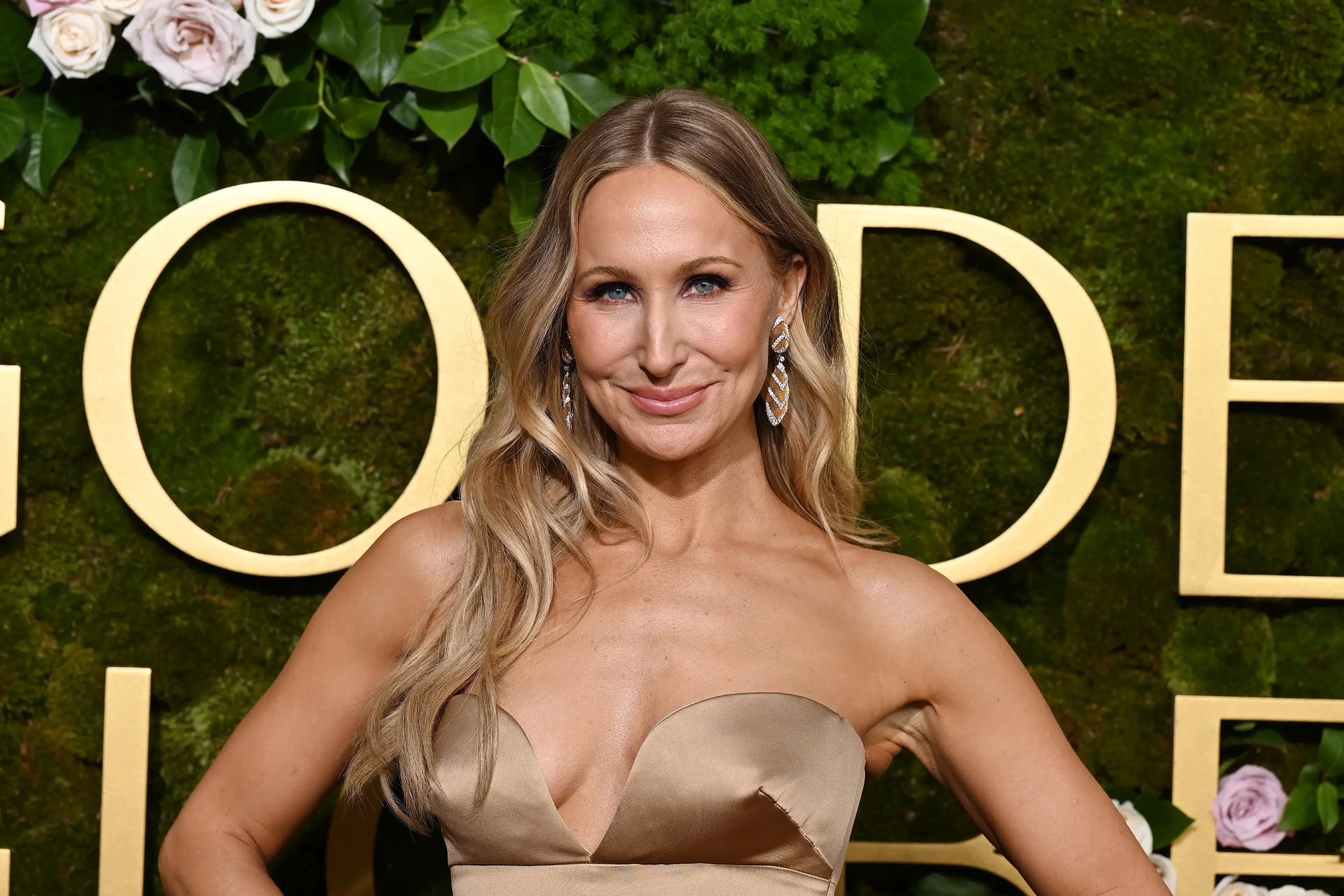Nikki Glaser is hosting the 2025 Golden Globes (Gilbert Flores/GG2025/Penske Media via Getty Images)