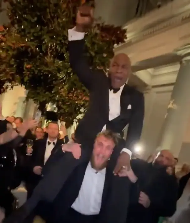 Fans were pleasantly surprised by Tyson and Paul's friendship (X/@jakepaul)