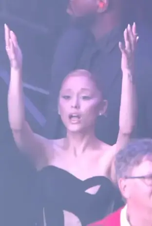 The expert says most of her reaction was staged - but it's part of her brand (Twitter/@PopCrave)