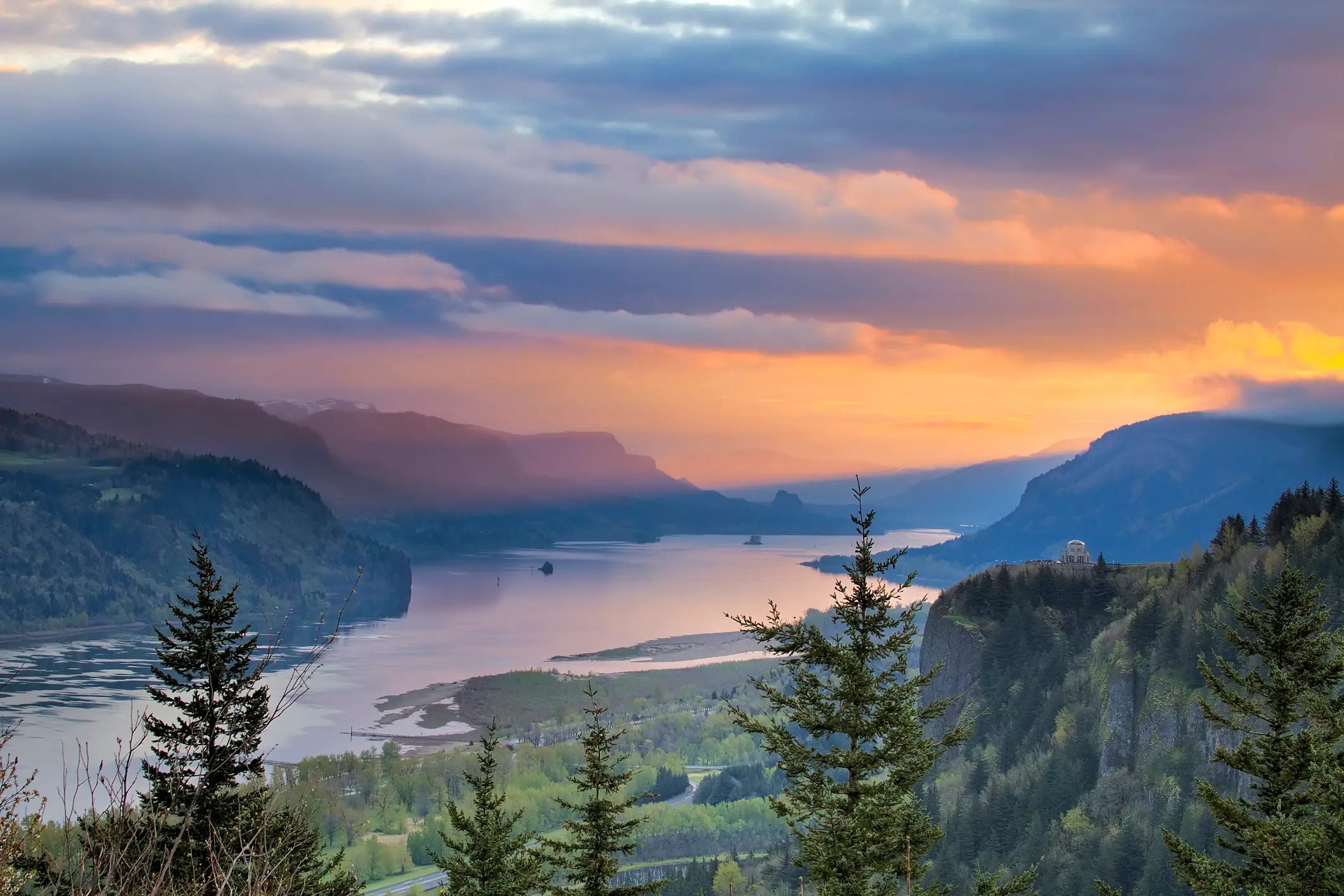 Washington's Columbia River is part of the Cascadia Subduction Zone (Getty Stock Image)