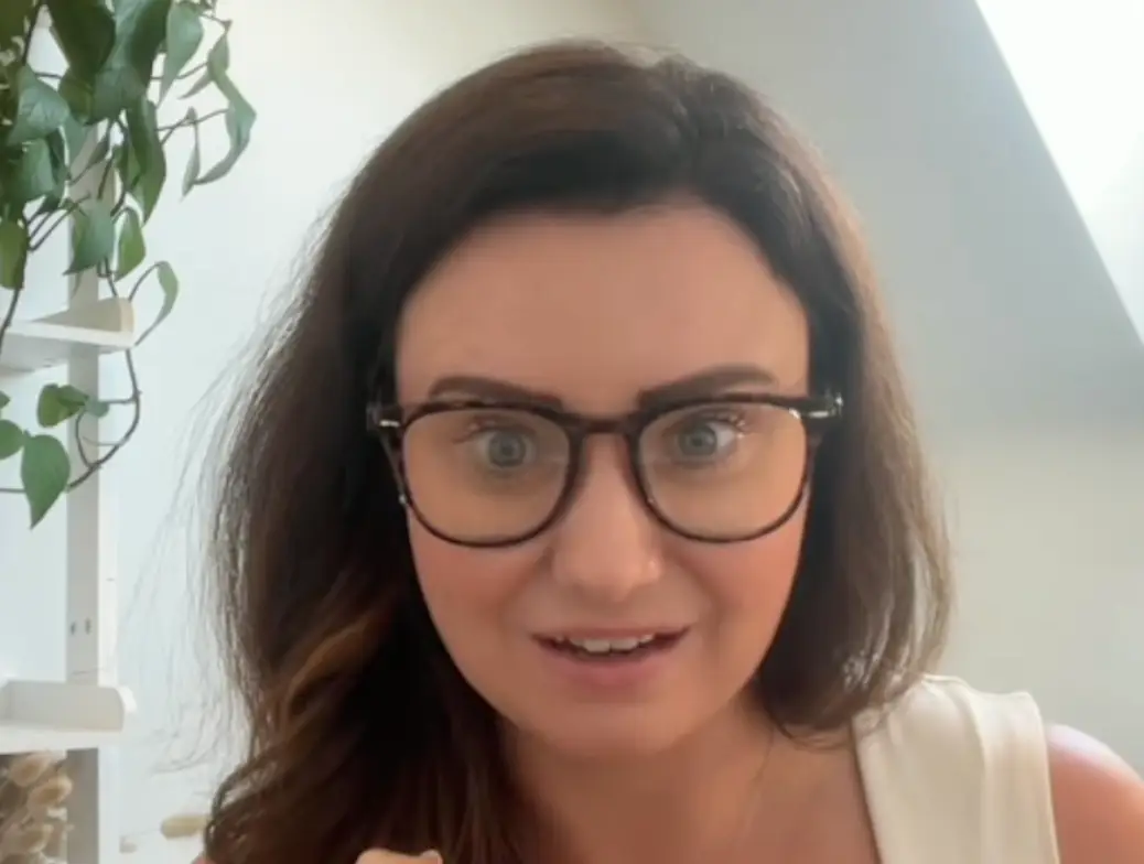 Relationship expert Sarah Ryan weighed in on the issues of 'dating' an AI bot 