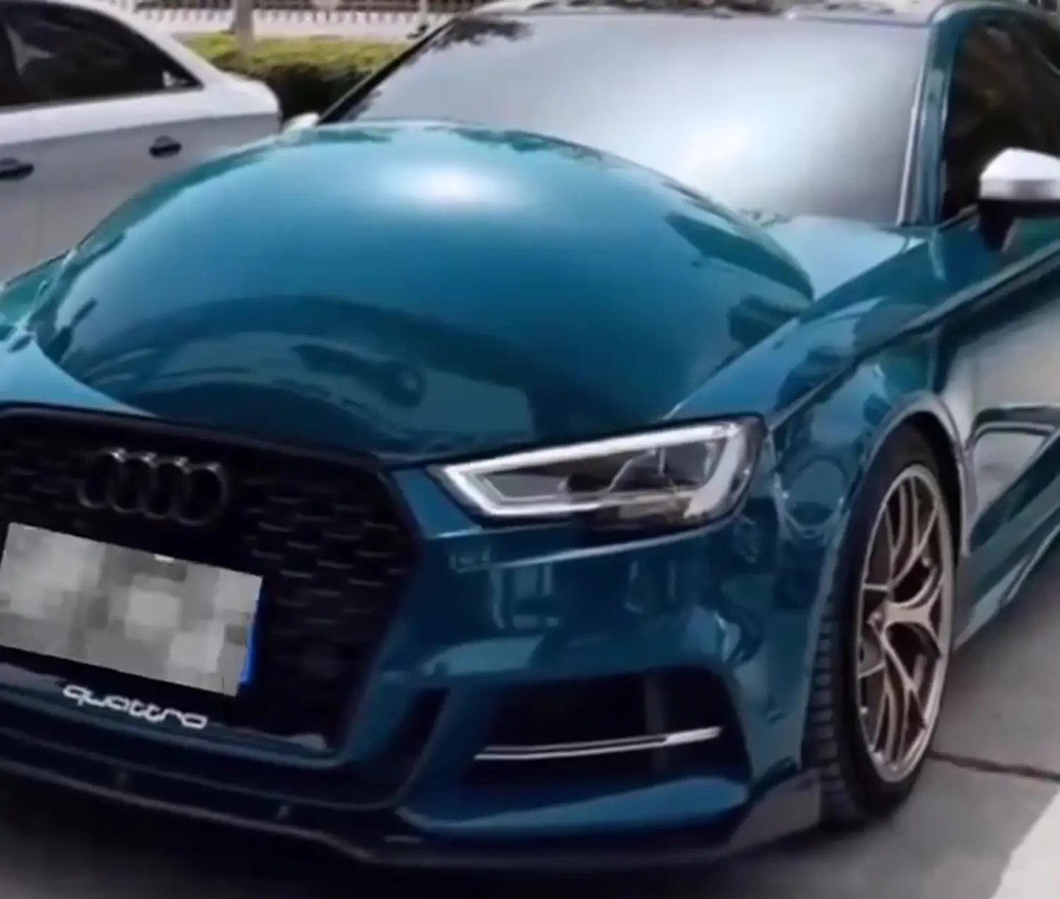 A number of cars were spotted with huge 'bulges'. (Jam Press)