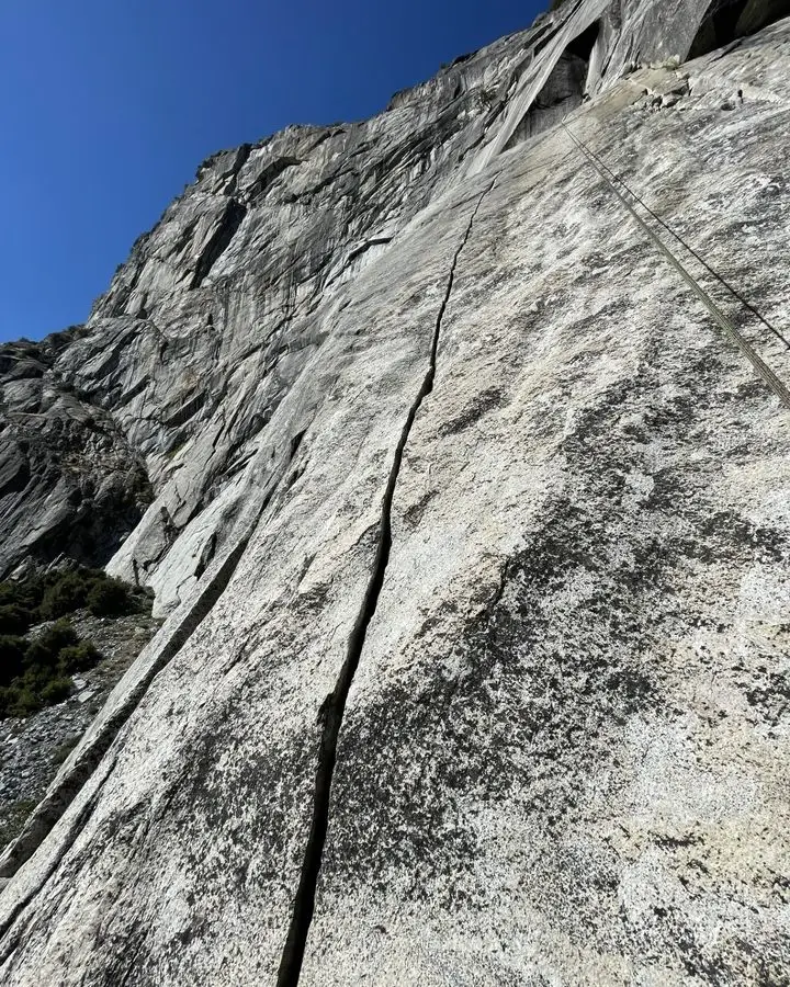 As you can see, it's a pretty gnarly crack.