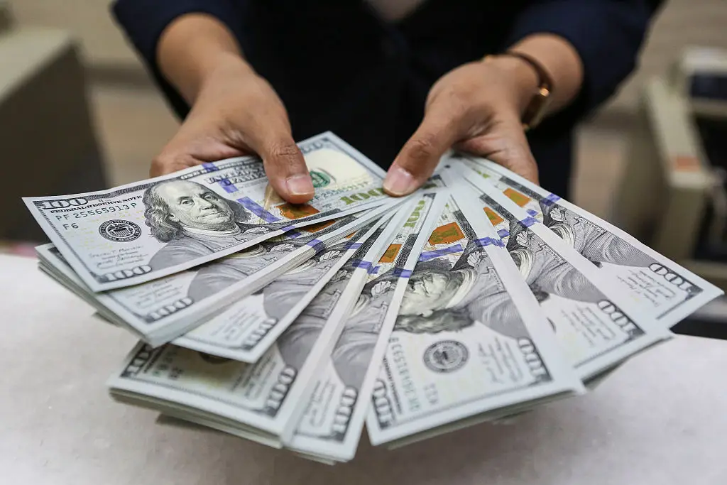 The man handed back all the money (Photo by Agoes Rudianto/NurPhoto via Getty Images)