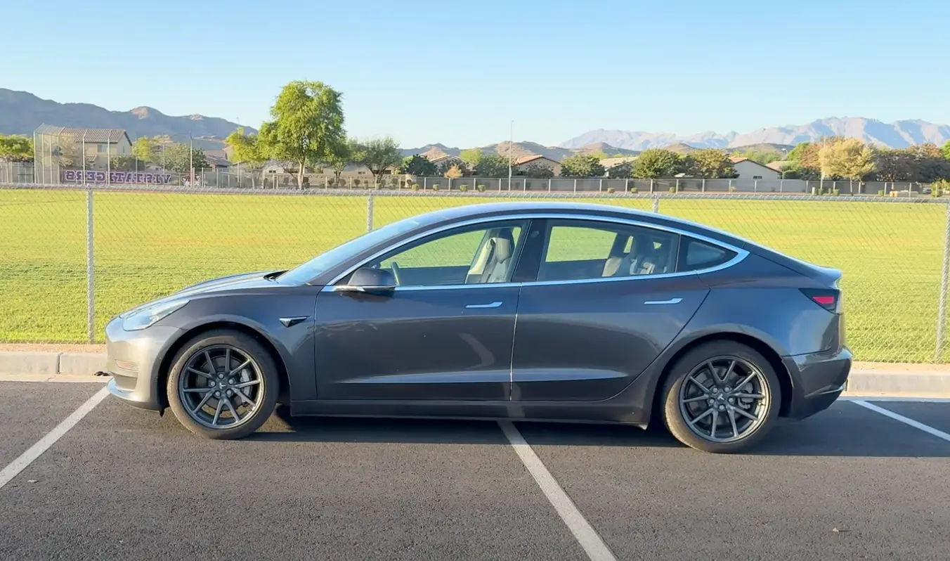 YouTuber CallasEV shared an update on a six-year-old Tesla (@CallasEV/YouTube)