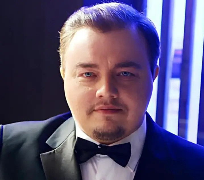 Roman Burtzev launched a career as a DiCaprio lookalike (East2West)