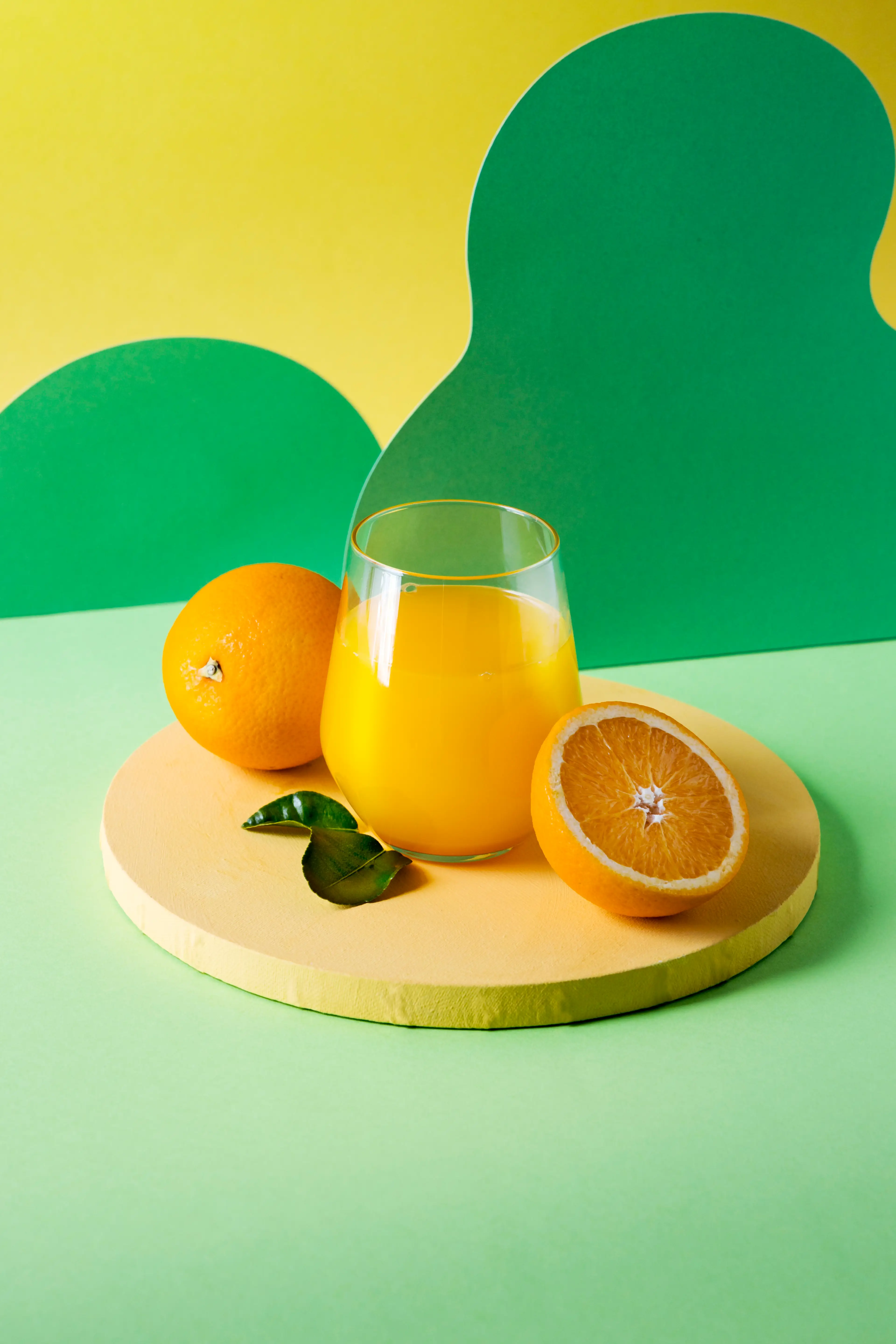 It's true that pressing juice negates the fibre that you might get from eating a whole fruit (twomeows/Getty)