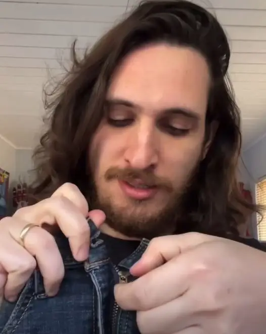 Instagram user reveals hidden zip trick (@sidneyraz/Instagram)