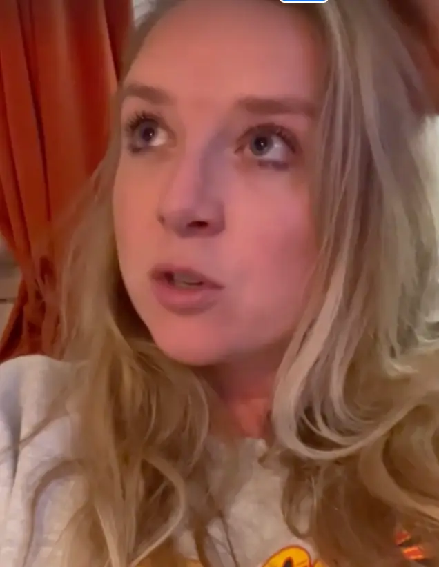 Coates said she went to the Apple Store to quiz staff about the photo.