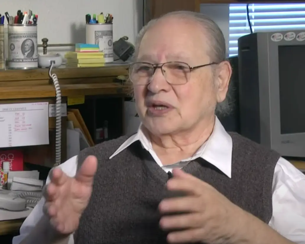 Ronald Wayne's decision to sell Apple stocks is often ridiculed online.(BBC)