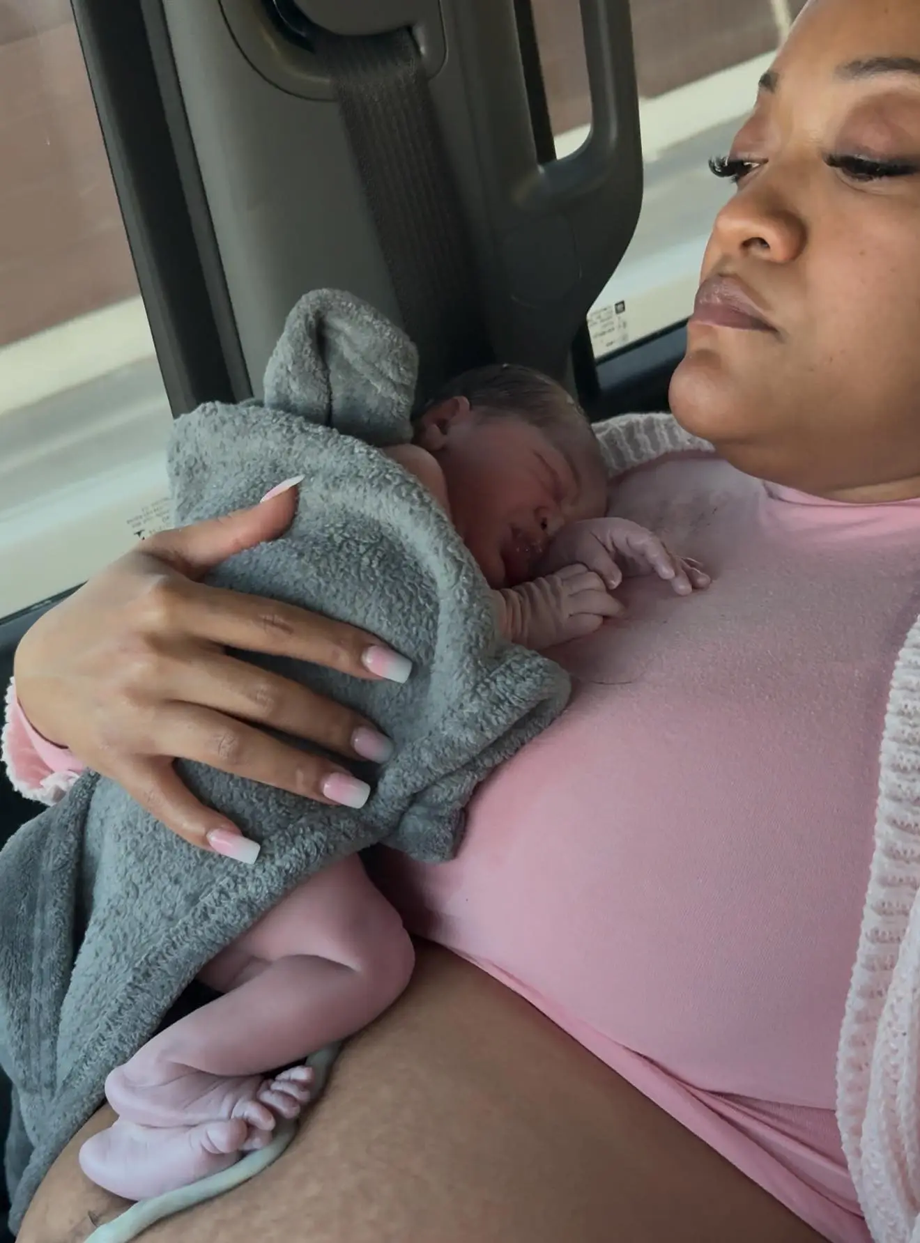 The baby was born on the side of the road (Facebook/Leon Wells)