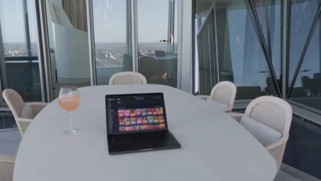 Drake's laptop seemed to show a gambling website, presumed to be Stake (Instagram)