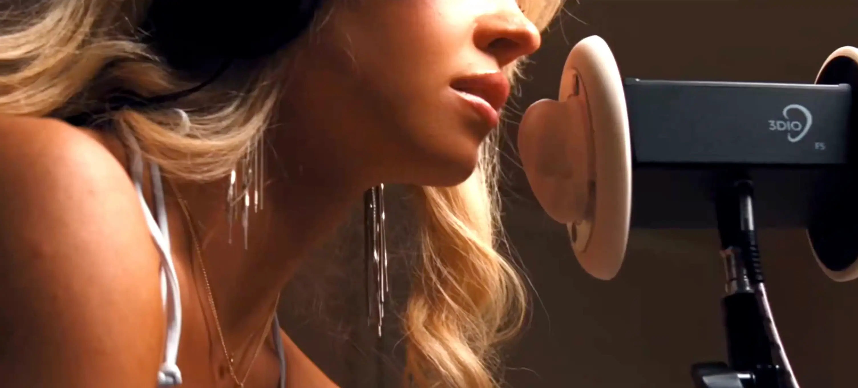She does her own ASMR in the latest episode (HBO)