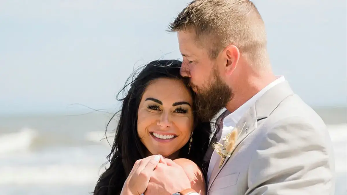 Samantha was killed by the impact, Aric Hutchinson survived with a serious brain injury (Go Fund Me)