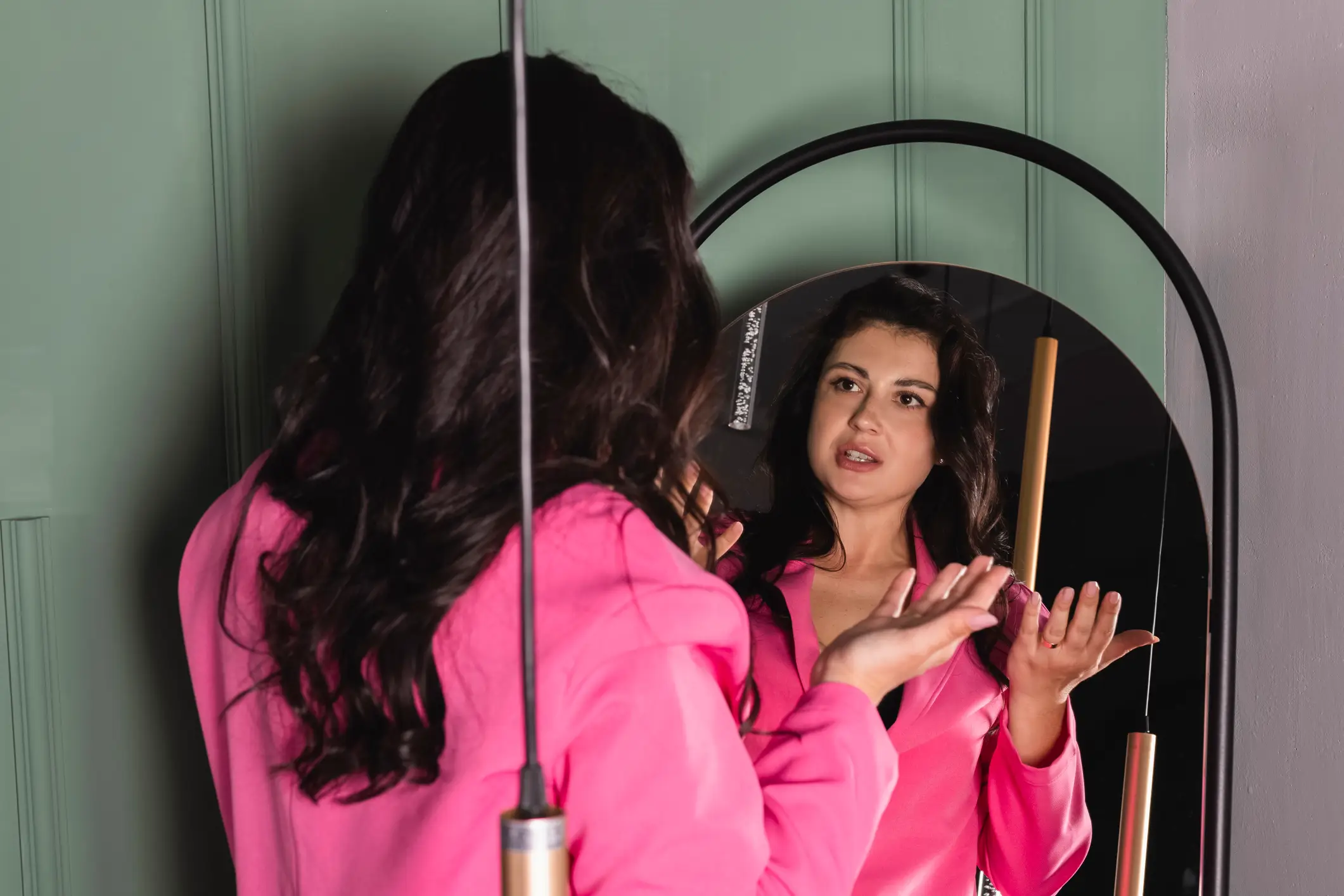 Is an internal monologue just talking to yourself? (Getty Stock)