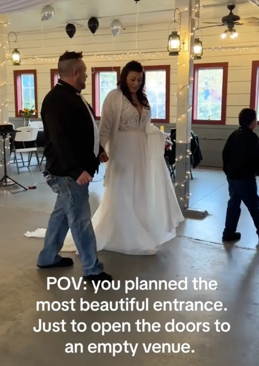 Only five people showed up to the couple's wedding, despite 100 being invited (@TikTok/@kalina_marie_23)