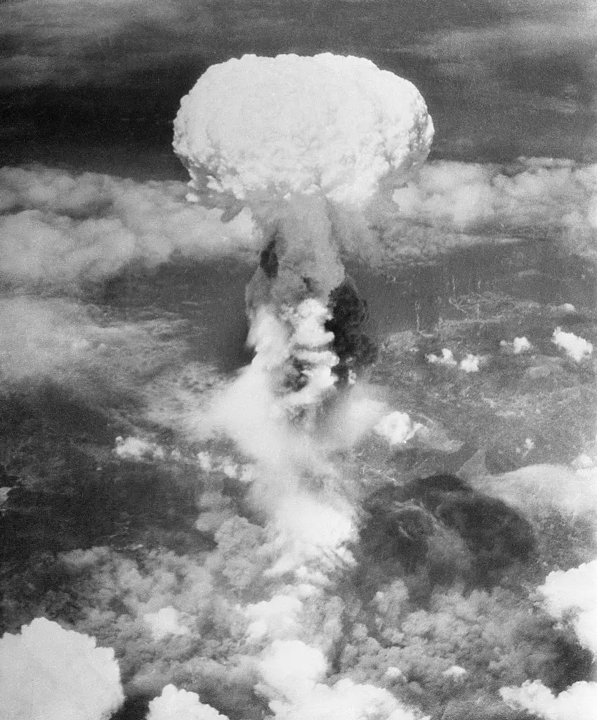 A mushroom cloud over Nagasaki following the detonation of the atomic bomb (Bettmann/Getty Images)