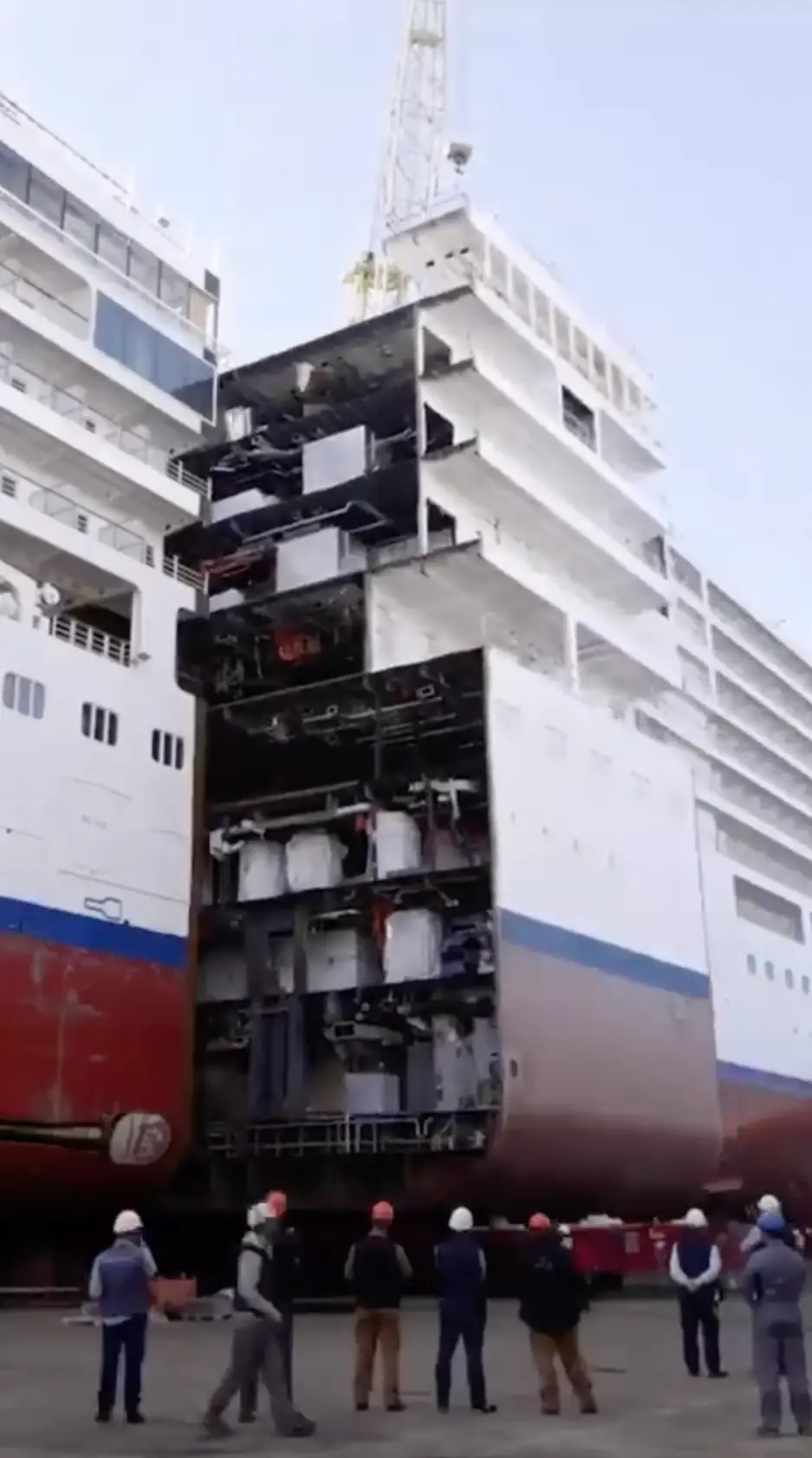 The new piece is slotted into place. (Silversea)