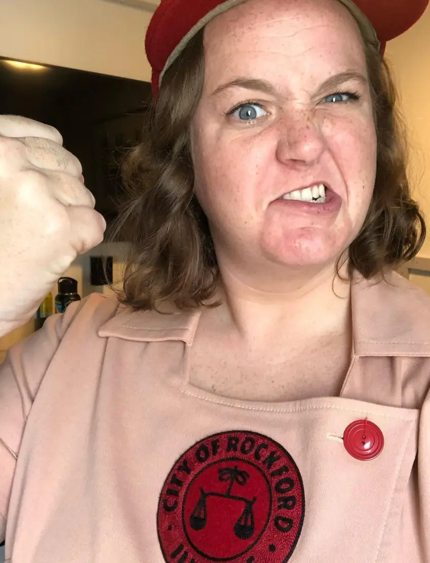 Molly Kearney has become SNL’s first-ever non-binbary cast member.