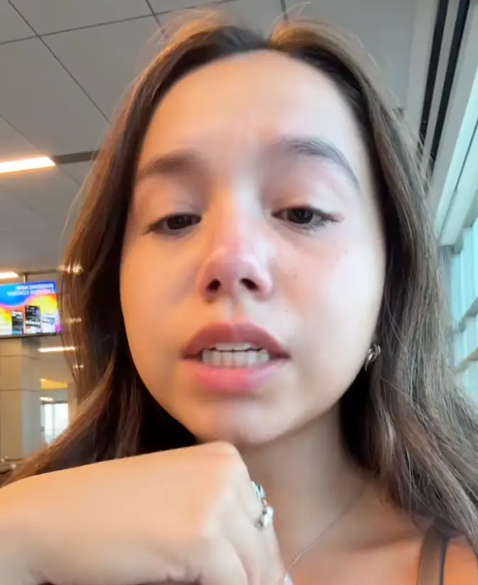 Jos said her attempts to report the situation proved difficult (TikTok/@nnnnylsoj)