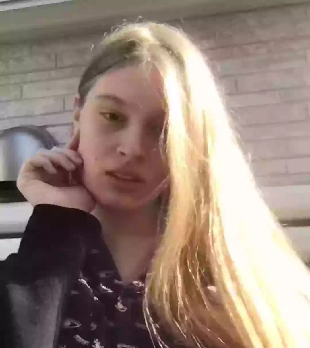 Vivian Wilson has called out Musk online (Instagram/@vivllainous)