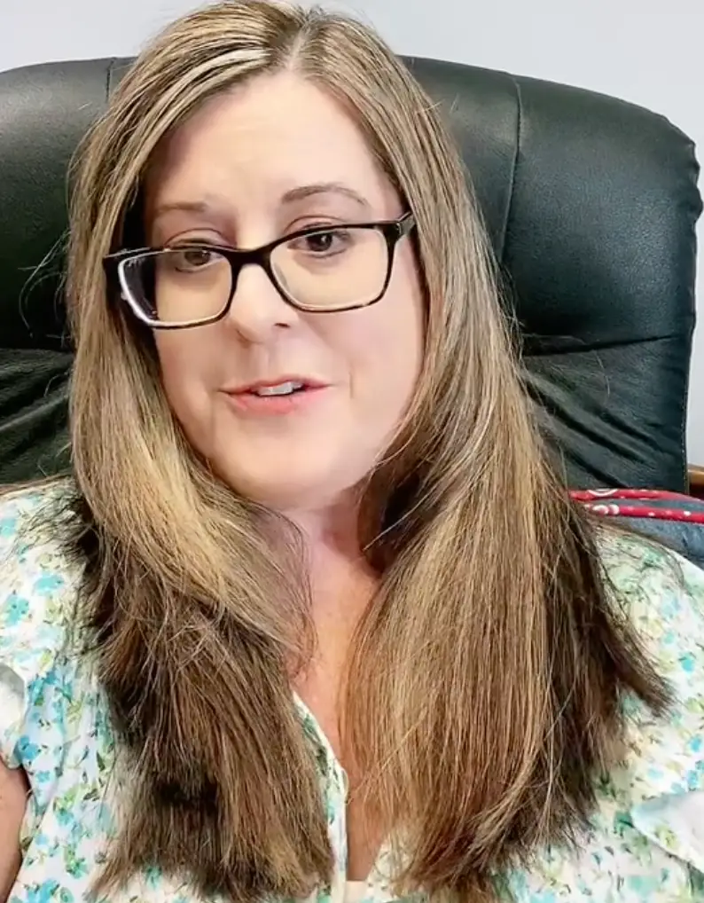 Stephanie regulars takes to social media to raise awareness about the dangers of drink-driving. (TikTok/@therapywithstephanie1)