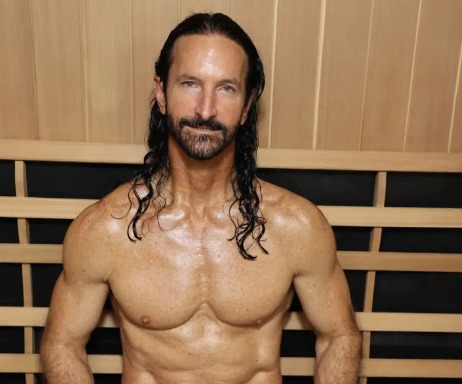 Dave Pascoe takes 120 supplements a day.