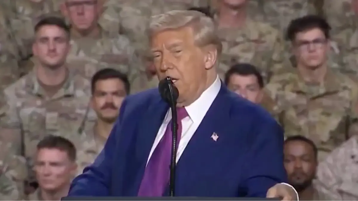 Body language expert breaks down Trump's 'lack of respect' for world leaders as he makes bold claim about WW2