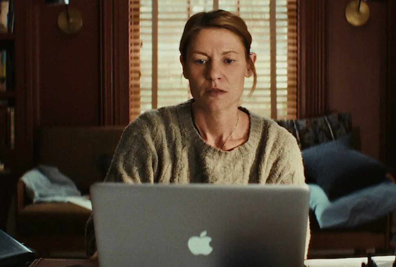 Clare Danes stars as a grieving mom and author in the series (Netflix)