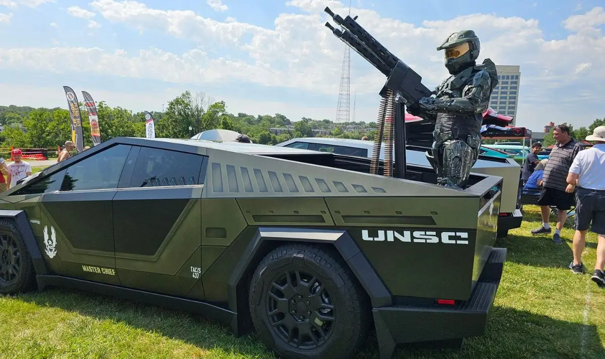 A man has transformed his Cybertruck into a Halo Warthog (TeslaKen/Cybertruck Owners Club)