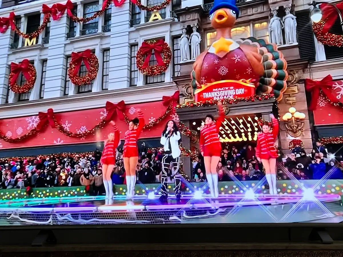 Fans accused Cher of lip syncing and took to social media to discuss.