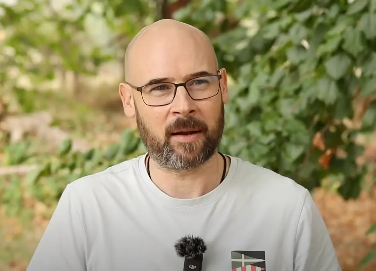 Fraser has been sharing an insight into his experiences with the disease via YouTube videos(YouTube/ I (don't) have dementia) 