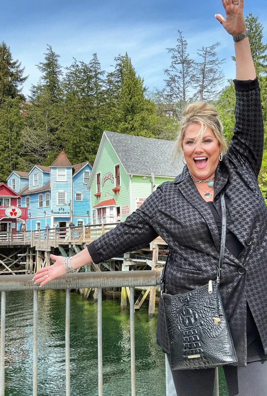 Christine Kestello gets free shore excursions (Instagram/@christinekesteloo)