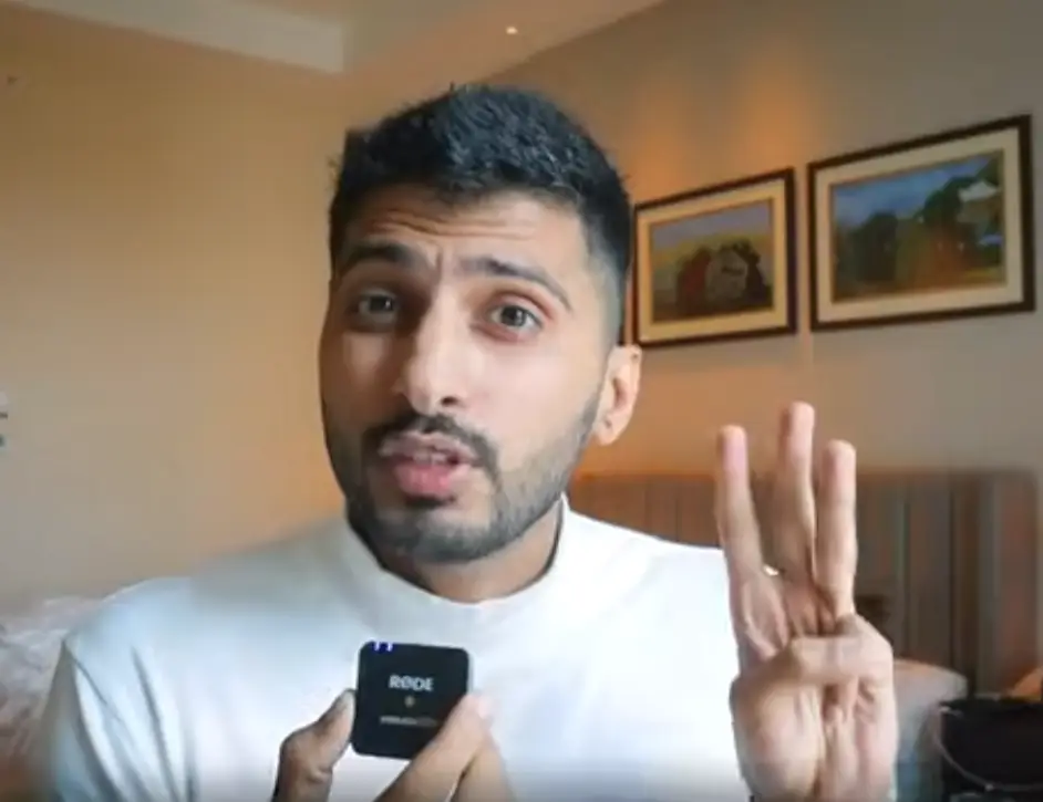 BoeingBoy revealed the 'secret codes' (YouTube/ BoeingBoy)