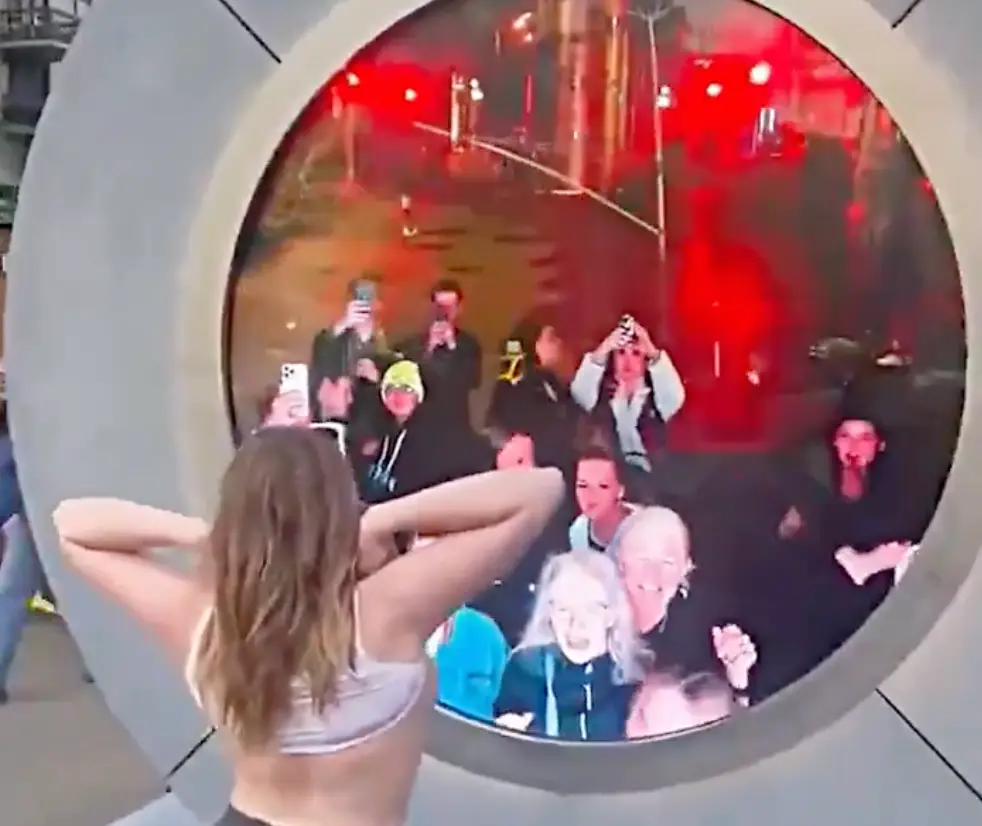 One New Yorker flashed people in Dublin. (X/@ayeejuju)