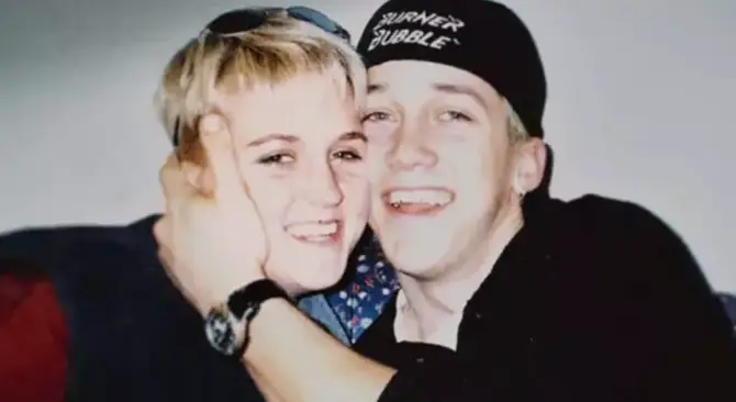 Amy Bradley (left) vanished from the Royal Caribbean cruise ship (Netflix)