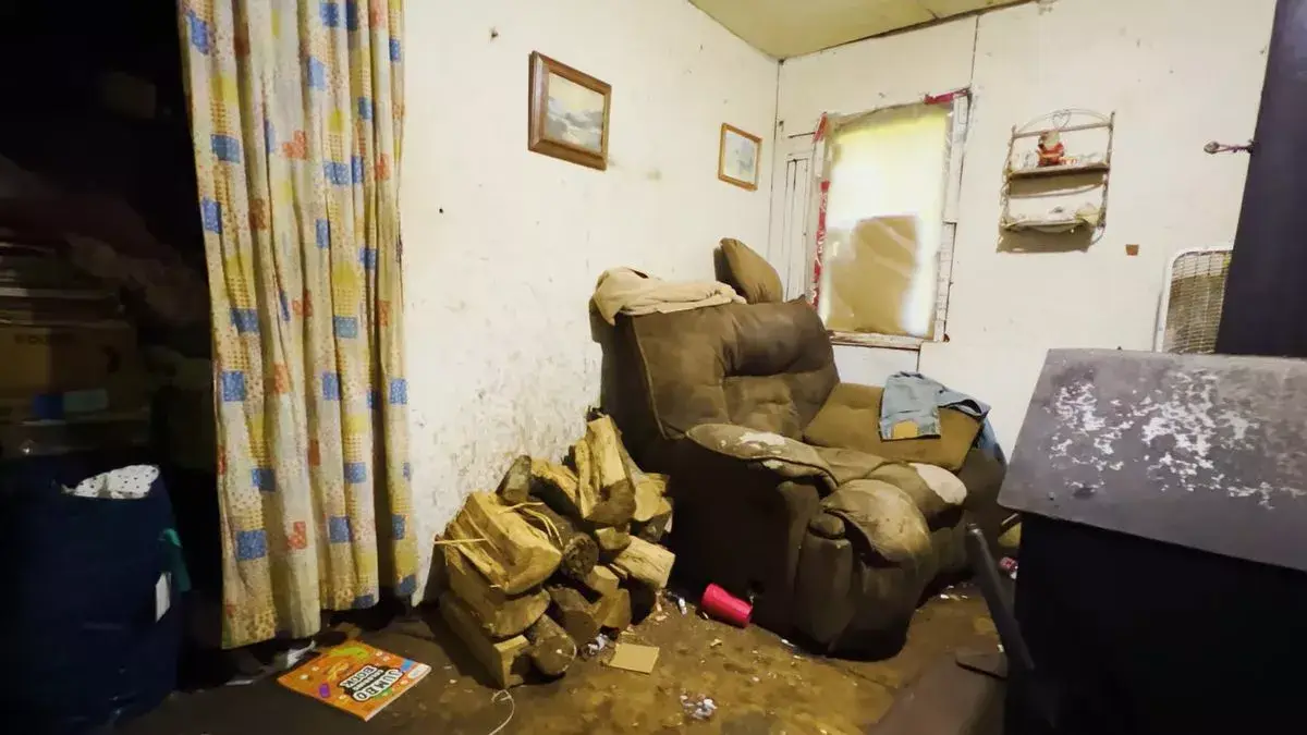 Pictures showed inside the home (Christmas Season With The Whittakers)