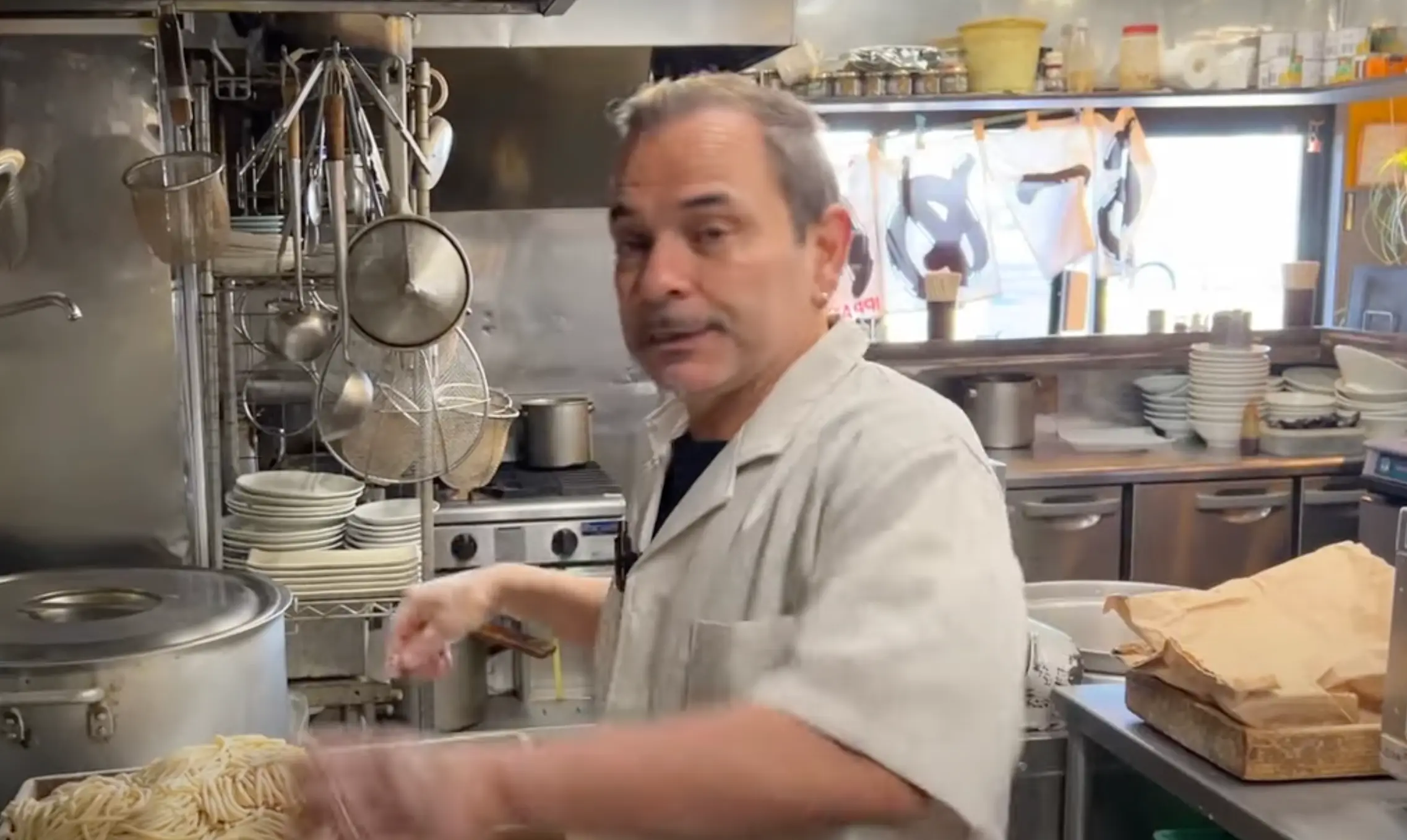 Gianni is from Italy but now resides in Japan. (YouTube/Dari Japan)