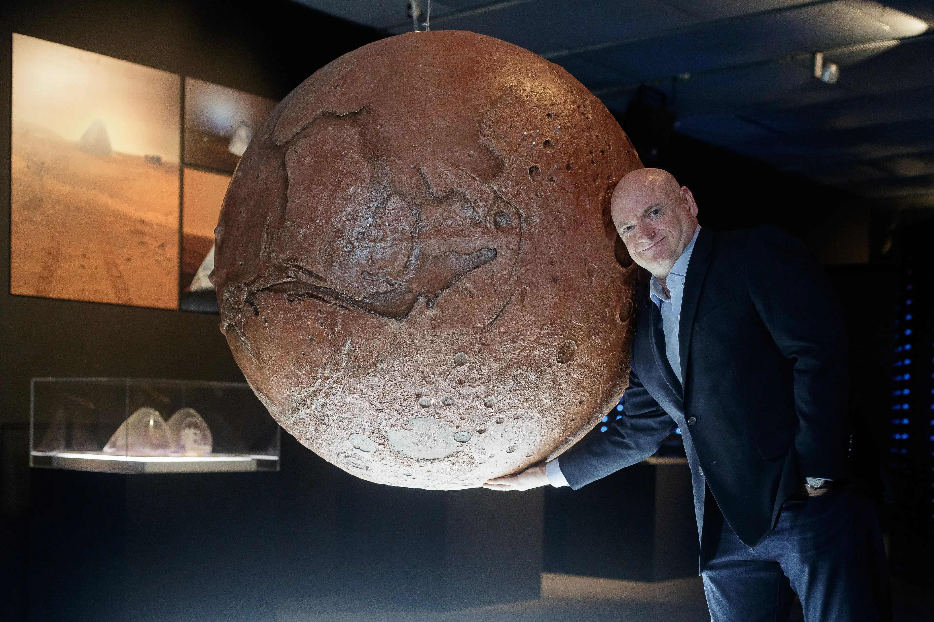 Astronaut Scott Kelly grew two inches after spending almost a year in space (Eduardo Parra/Getty Images)