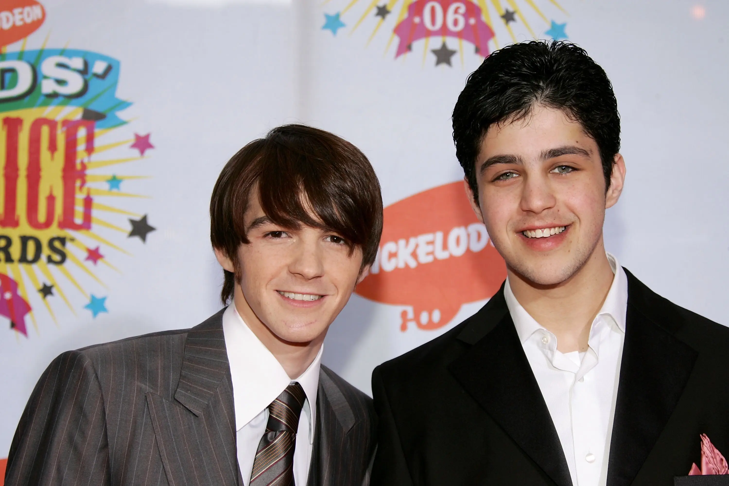 Josh Peck and Drake Bell pictured in 2006 (Frazer Harrison/Getty Images)
