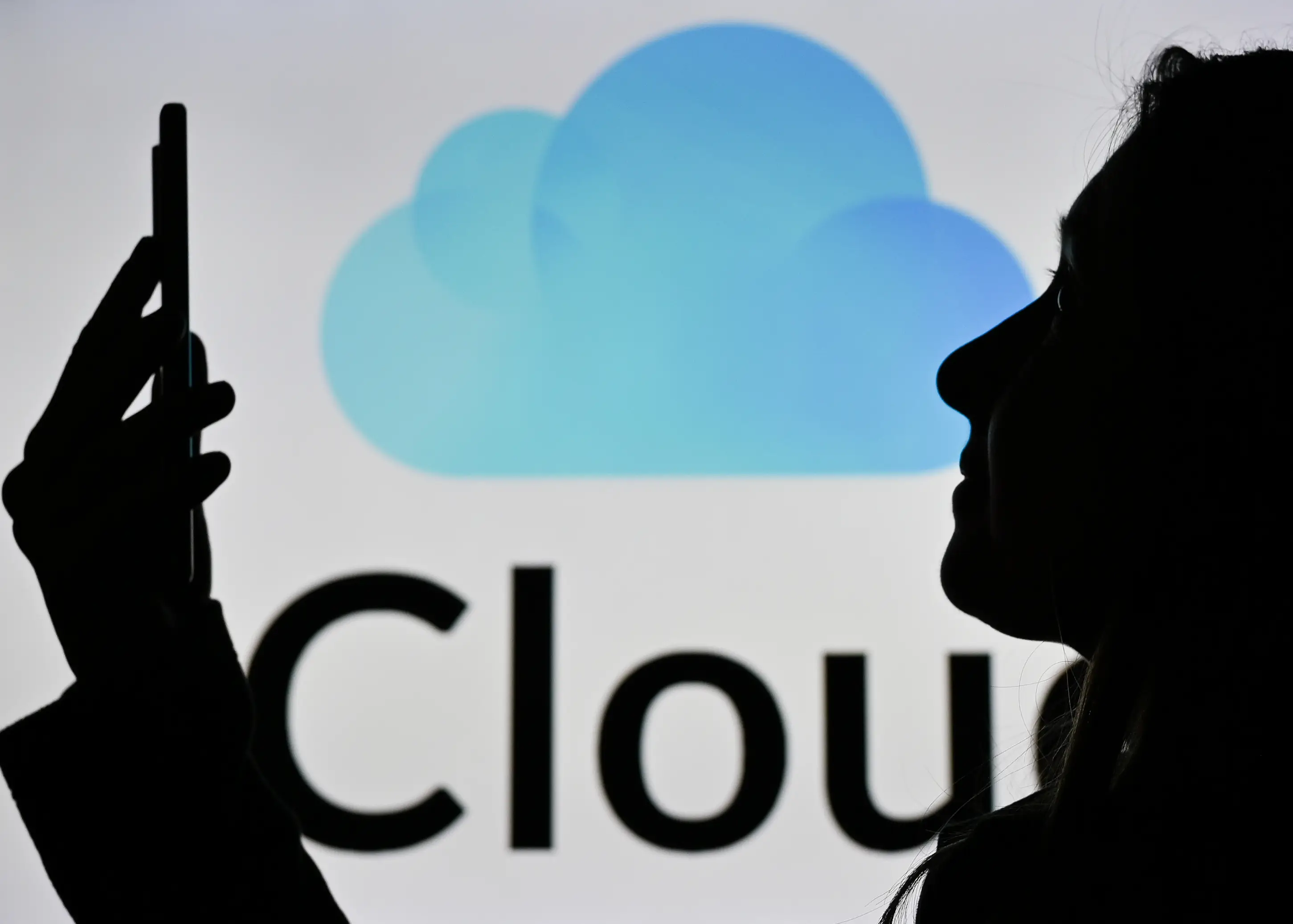 Scammers can utilize your iCloud to steal your banking details and other private information (Artur Widak/NurPhoto via Getty Images)