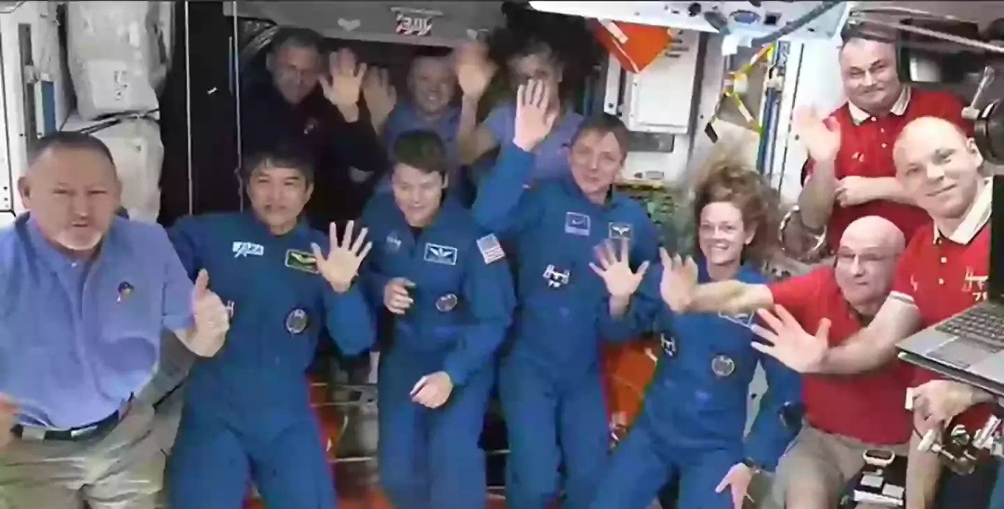 Williams and Wilmore with new ISS crew (NASA)