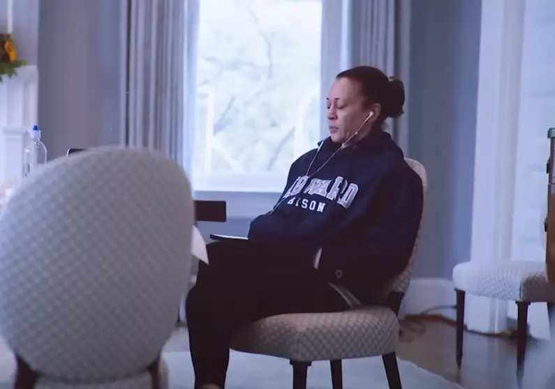 Kamala Harris loves her wired earphones (YouTube/The Late Show with Stephen Colbert)