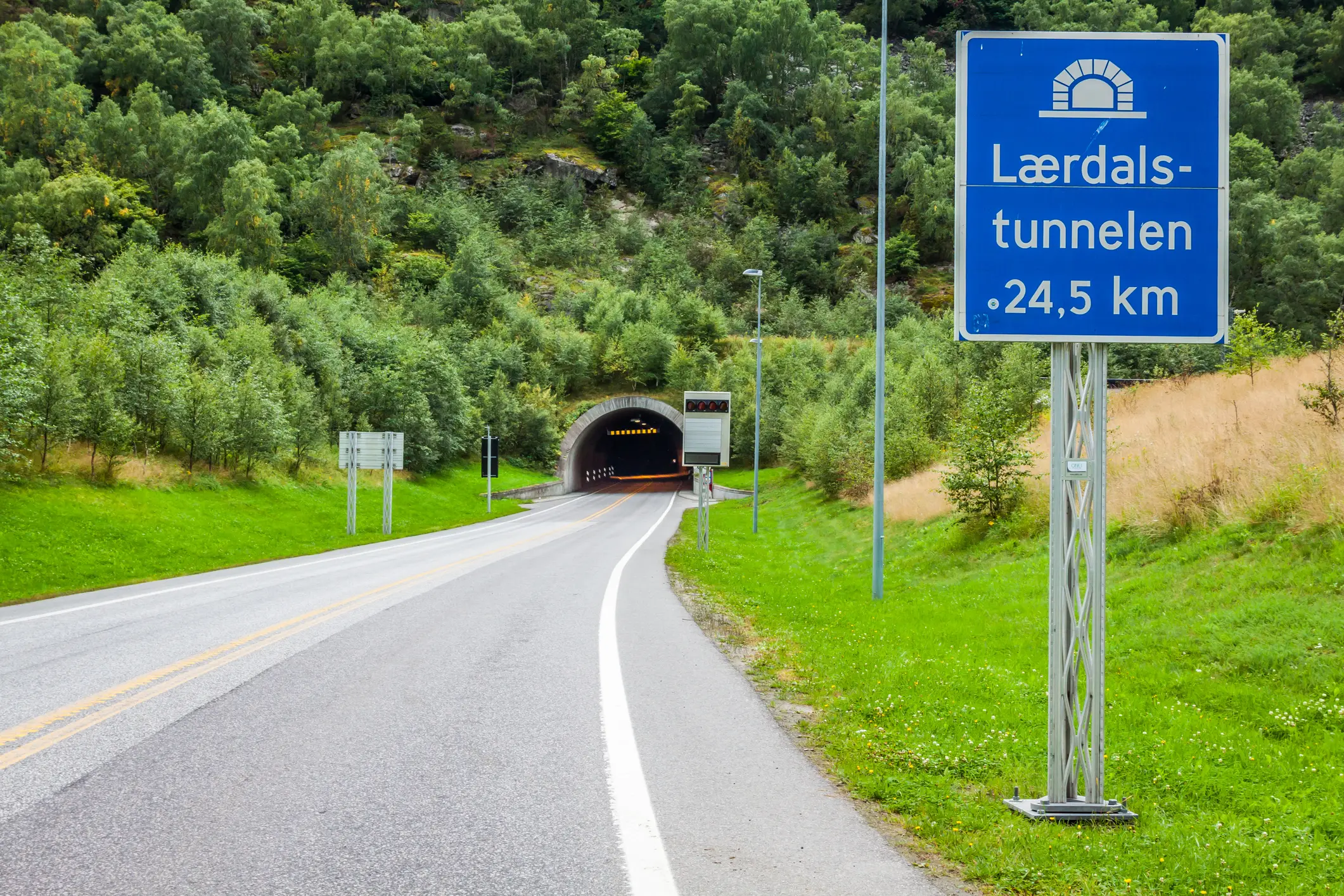 The Norwegian tunnel spans over 15 miles. (Perszing1982/Getty Stock)