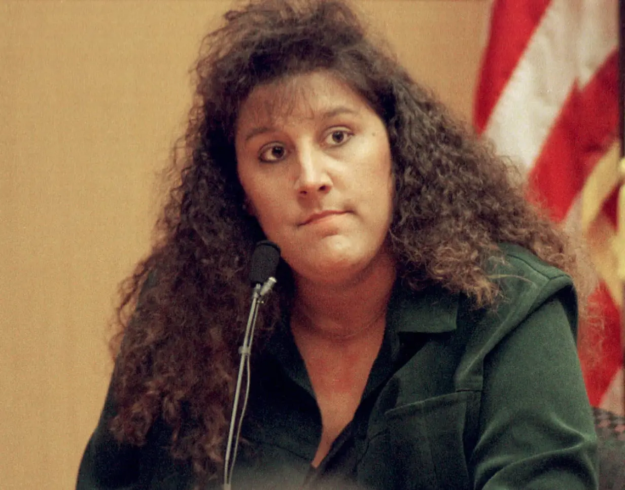 Tonda Dickerson ended up being sued multiple times by different parties, was kidnapped and was even forced to shoot her ex-husband. (TheCrimeZone/YouTube)