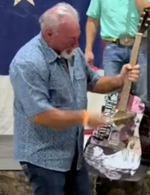 The man smashed up the guitar (TikTok/@jdcobb58)